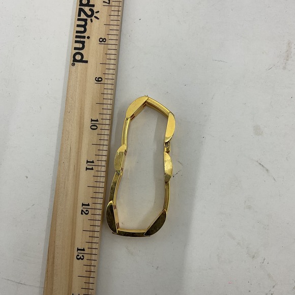 Stylish Gold Tone Chain Link Bracelet - Picture 2 of 5